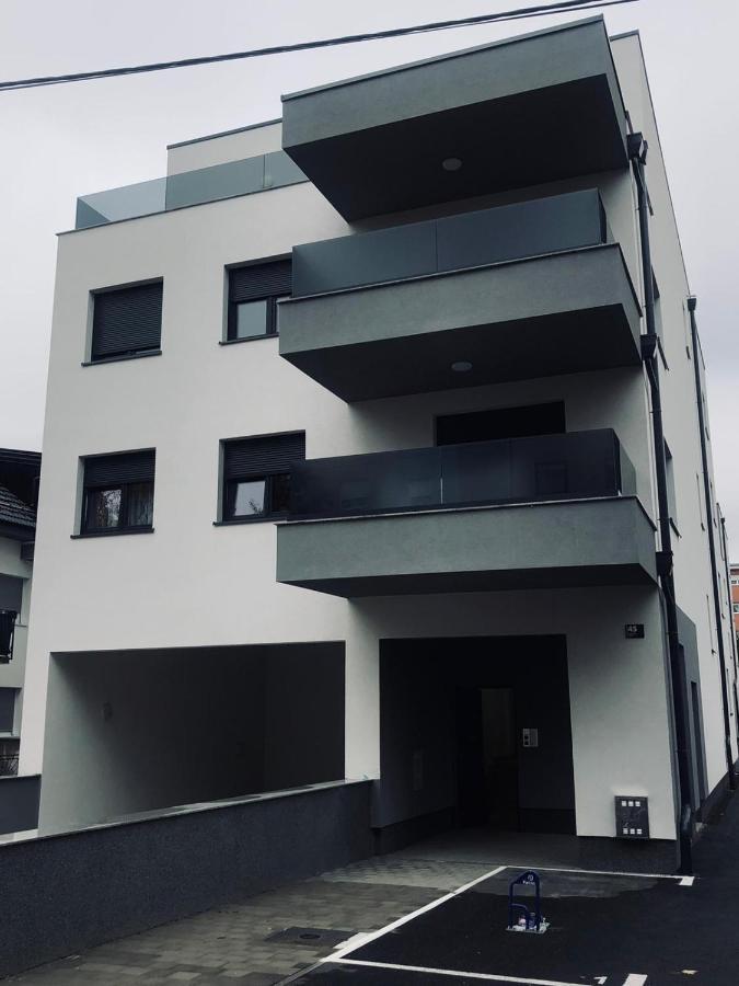 Jacuzzi Apartment Code 96 Zagreb Buitenkant foto